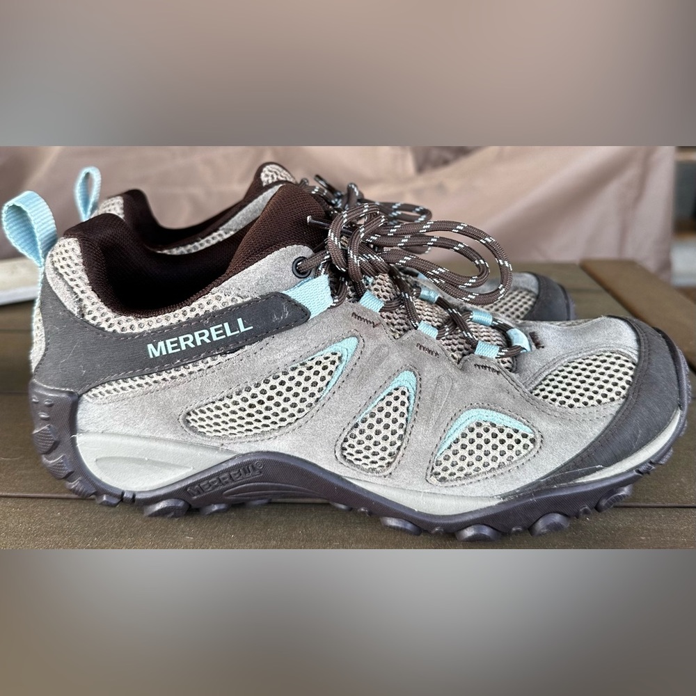 Women’s Alverstone Merrell shoes, LIKE NEW